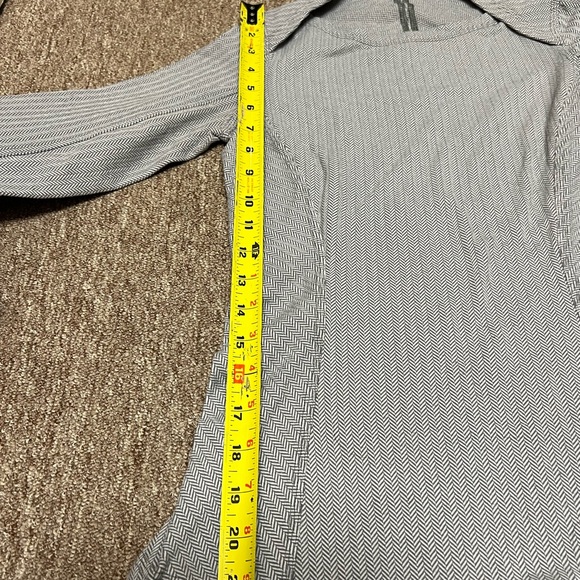 Lululemon Run Top - Picture 6 of 6